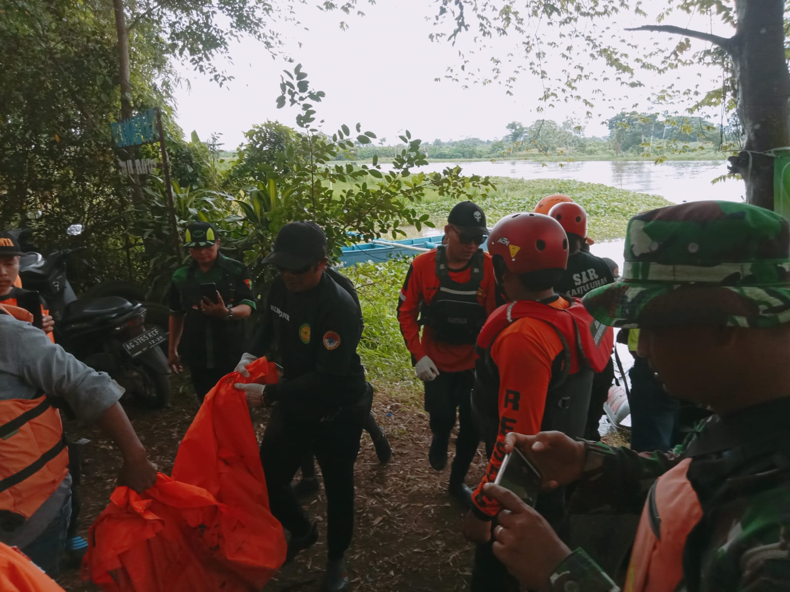 SELESAI: Tim gabugan berhasil menemukan jenazah Nadia  Rumadina 12 km dari titik awal menghilang.