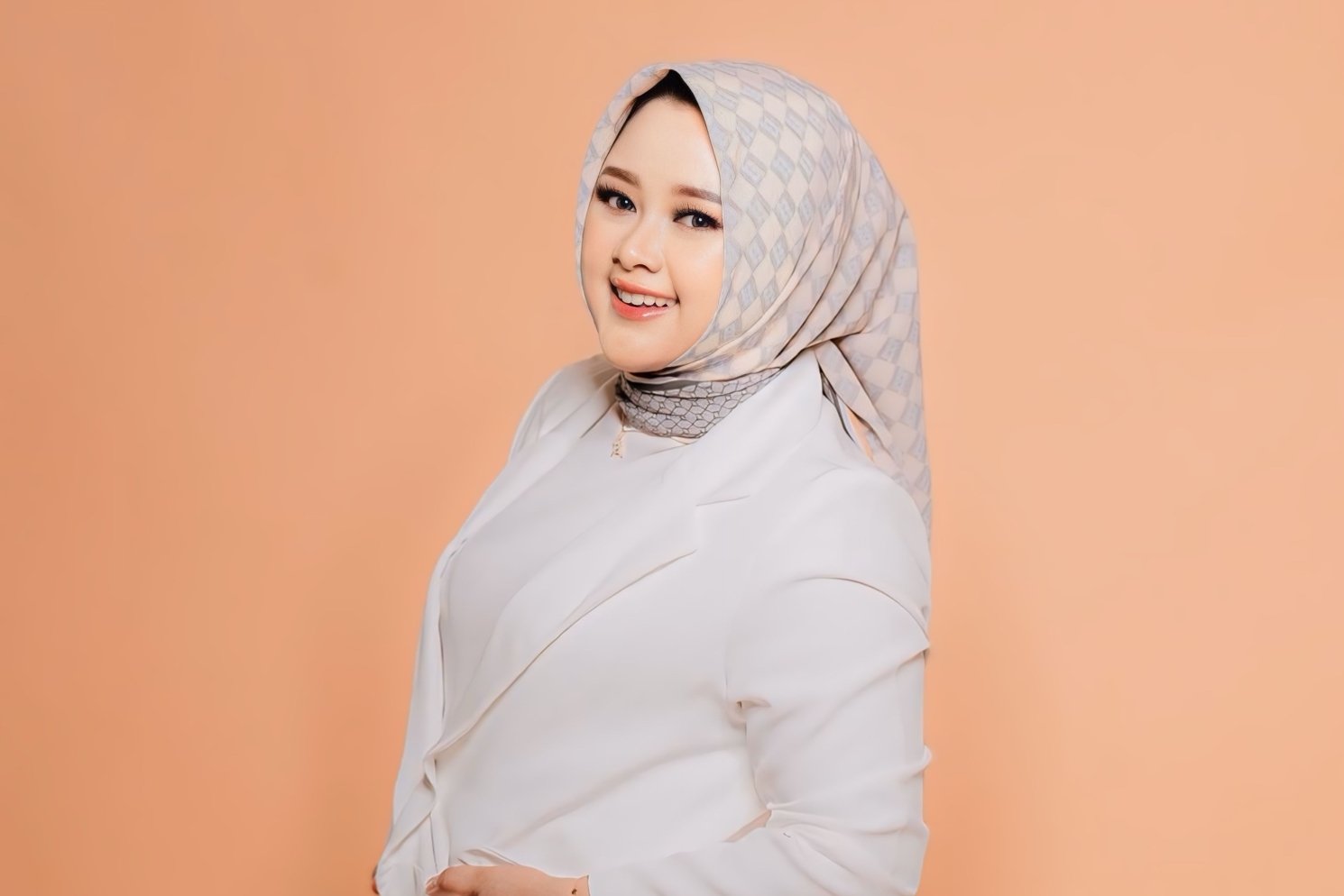 INSPIRASI: MUA profesional, Mertha Yuana, sejak muda sudah suka dengan dunia tata rias. Kini sering juara dalam lomba.