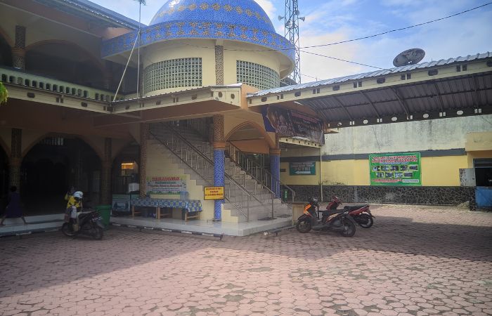 BERSEJARAH: Masjid Minhajussalam di Kelurahan Kauman, Kecamatan Srengat, diperkirakan sudah berusia ratusan tahun.