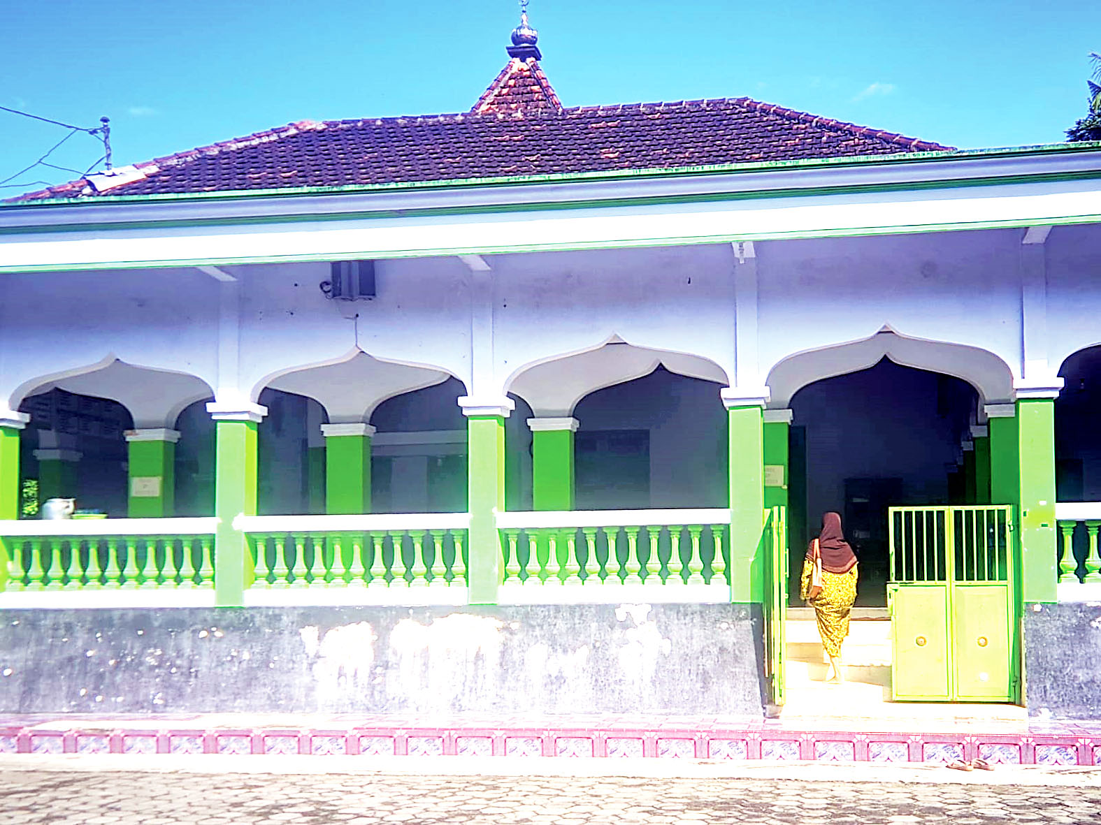 NILAI SEJARAH: Masjid di Desa Kandangan, Kecamatan Srengat, tempat disemayamkannya Syekh Abu Na&rsquo;im.