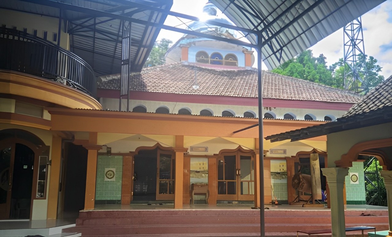TEMPAT SYIAR: Masjid jamik Al-Asror, di Dusun Kedungcangkring, Desa Pakisrejo, Kecamatan Srengat,  teralh berusia ratusan tahun dan memiliki Sejarah menarik.