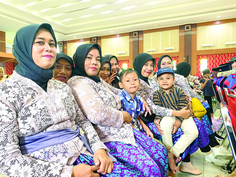 ANAK ADALAH ASET: Orang tua dan anak ketika mengikuti acara parenting beberapa waktu lalu.&nbsp;
