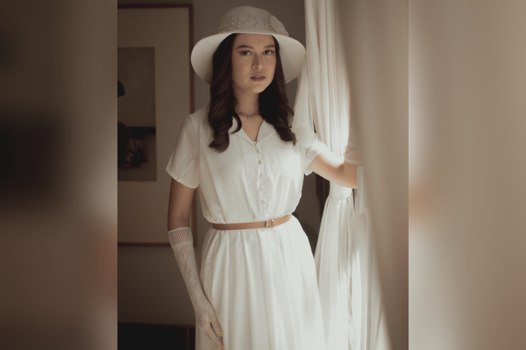 ANGGUN: Lidiya Putri Nabiillah mengenakan gaun indah. Dia bangga bisa juara&nbsp;1&nbsp;Diajeng&nbsp;2024.