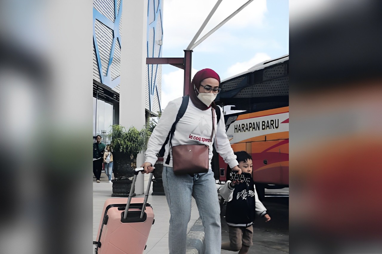 SAMBANG: Momen Lebaran terdapat peningkatan penumpang di Terminal Patria.