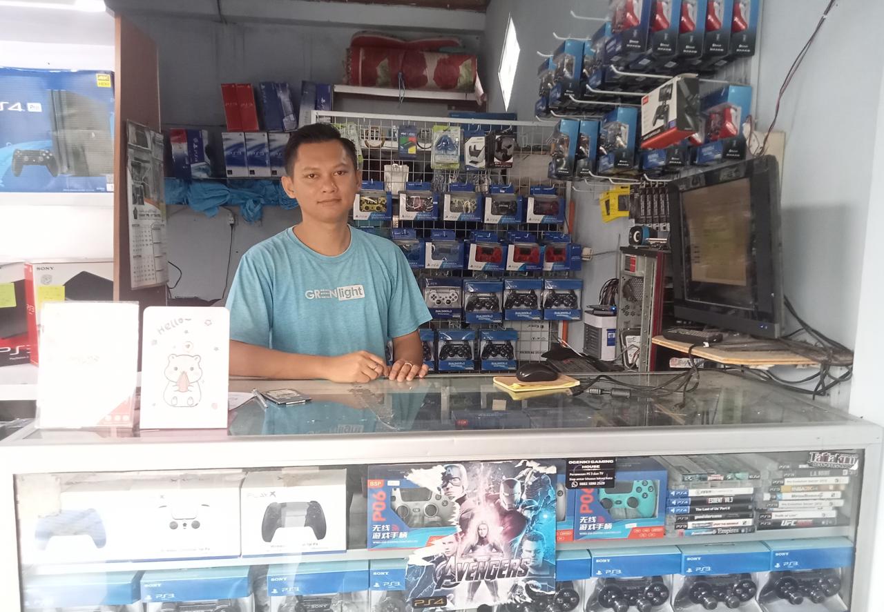 Naam Firmansyah, pengusaha rental PS di Blitar