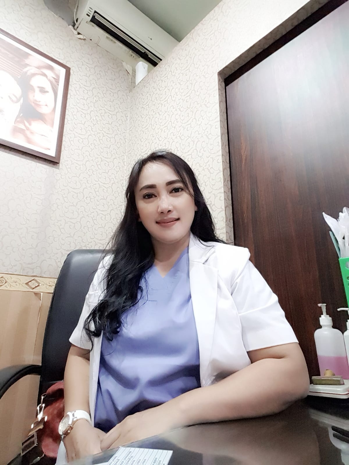 SUKSES: Fitria Susirawati memulai bisnis kecantikan dari menyulap rumah jadi tempat usaha.