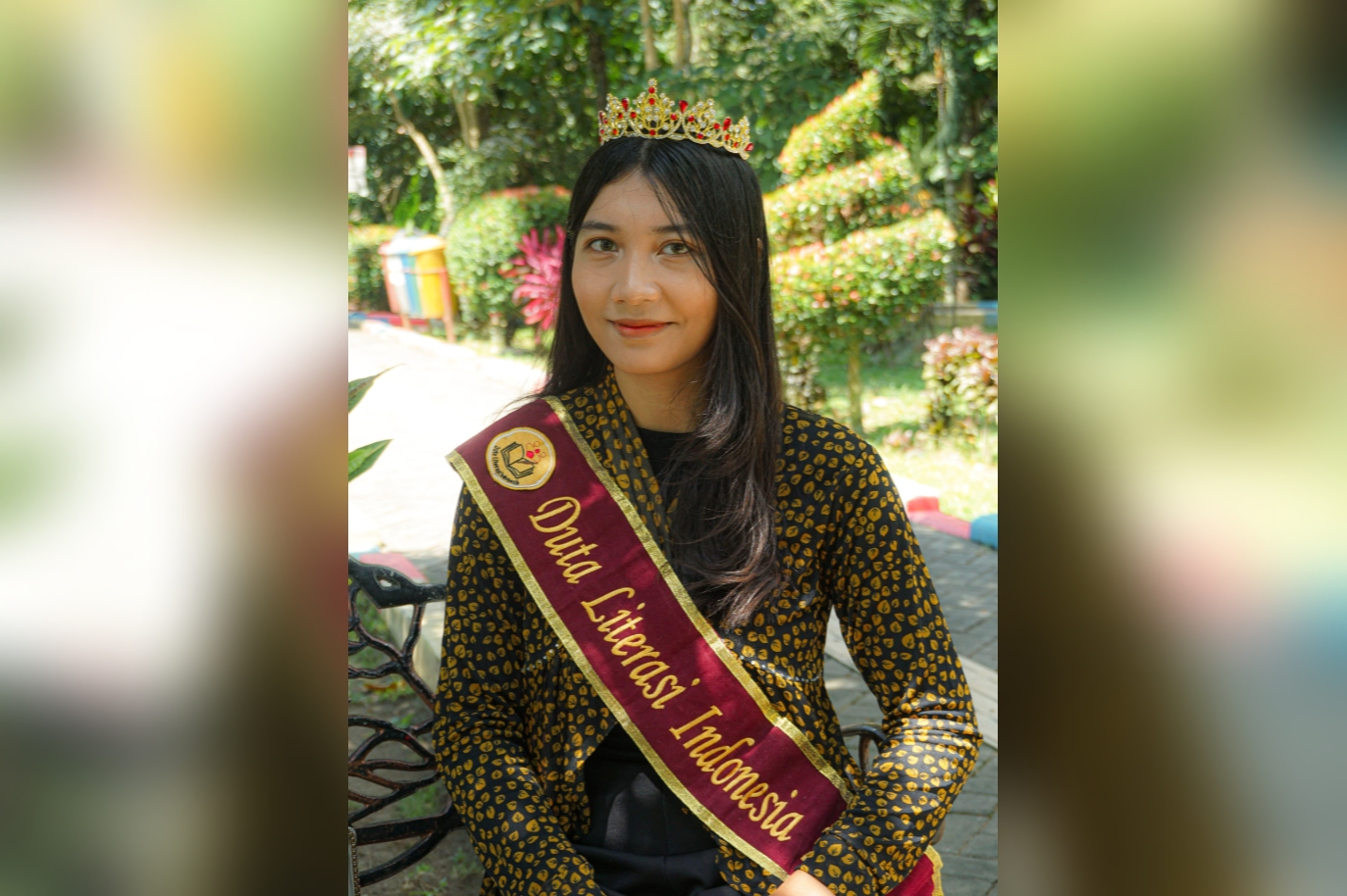 ANGGUN: Sakira Ayu Maharani, selain Duta Literasi Jawa Timur juga pernah menerbitkan buku.