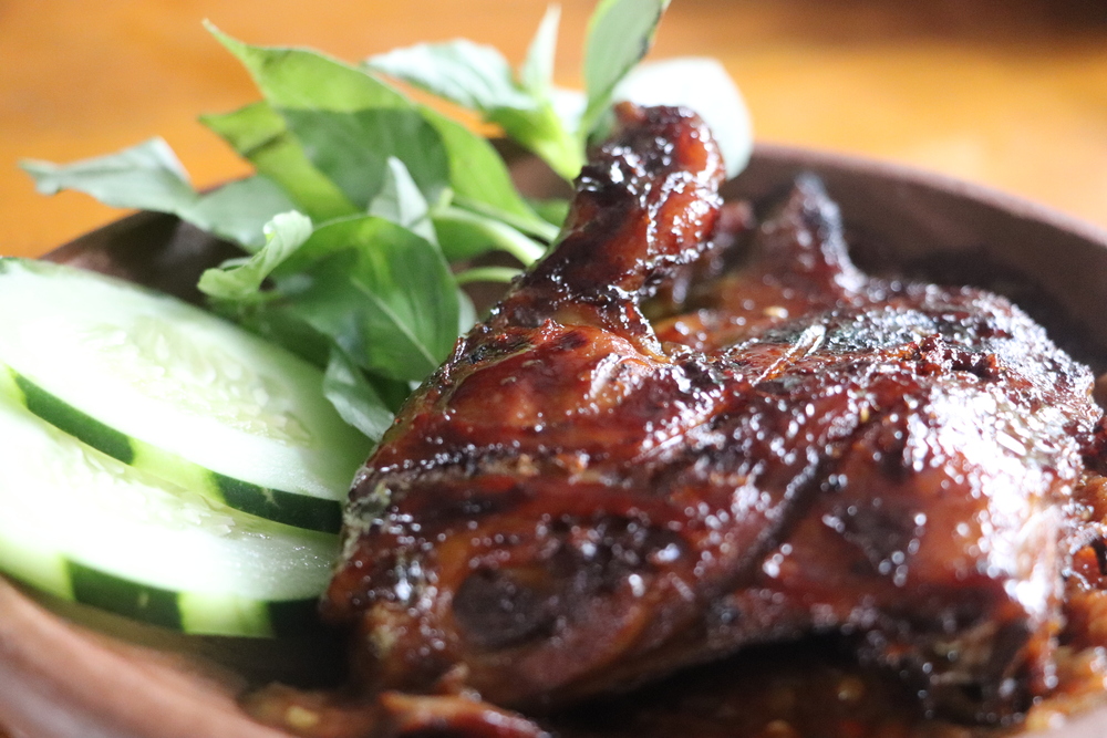 BIKIN NAGIH: Tampilan bebek bakar madu yang menggugah selera