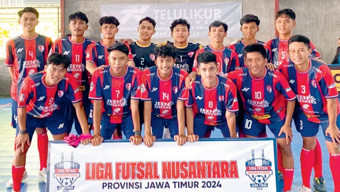 MATANGKAN PERSIAPAN : Formasi lengkap pemain tim futsal Blitar Poetra yang bermain di Liga Nusantara Jatim 2024.