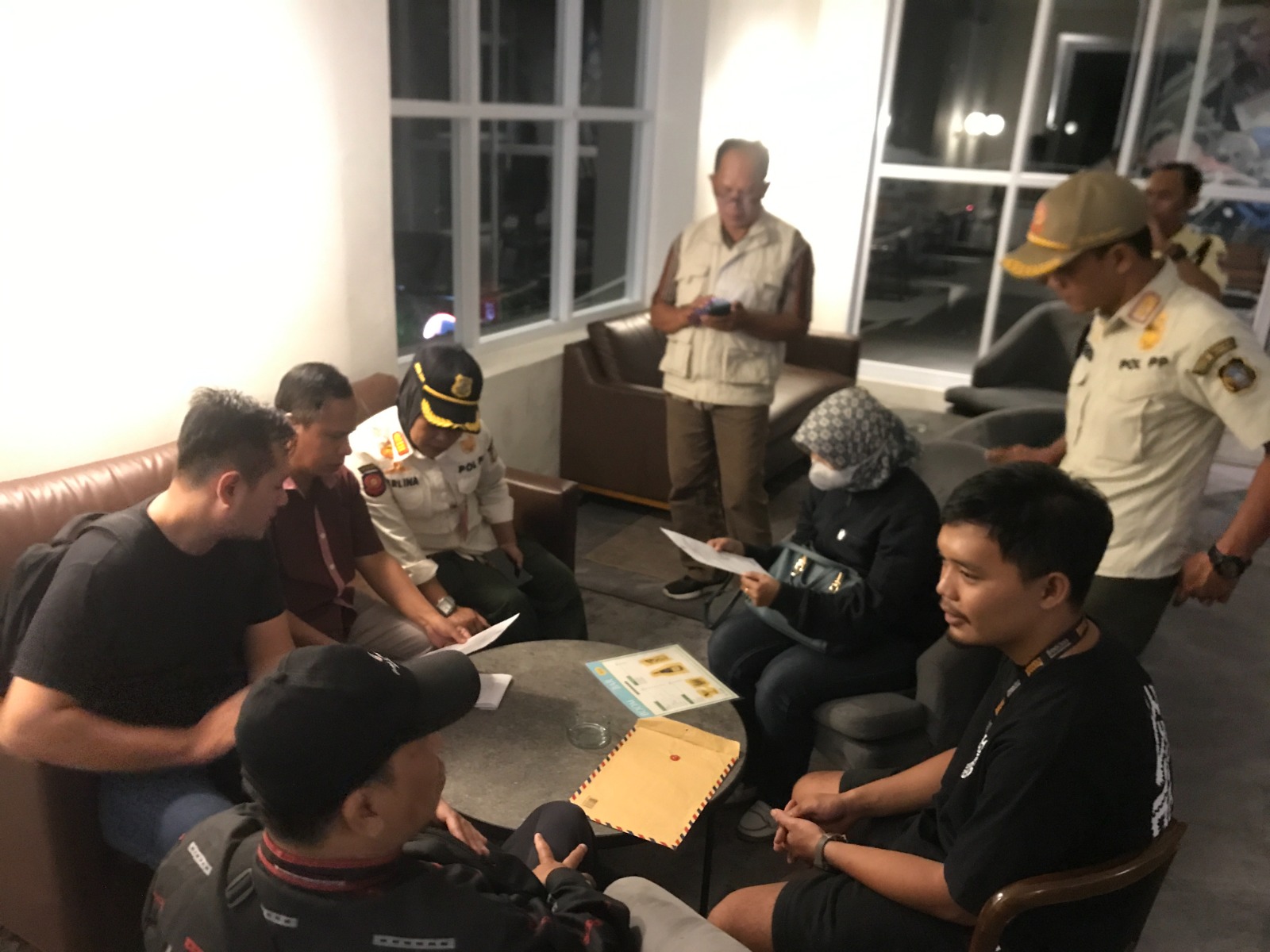 Satpol PP kumpulkan para pemilik kafe/karaoke di Kota Blitar