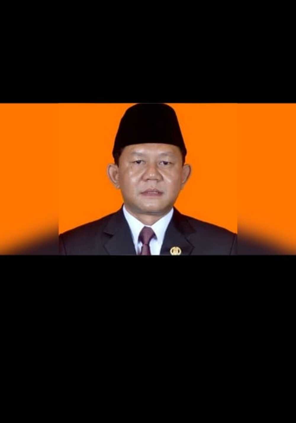 Bakal calon (bacalon) walikota yang dikenal dengan Bambang Kawit atau Pak B