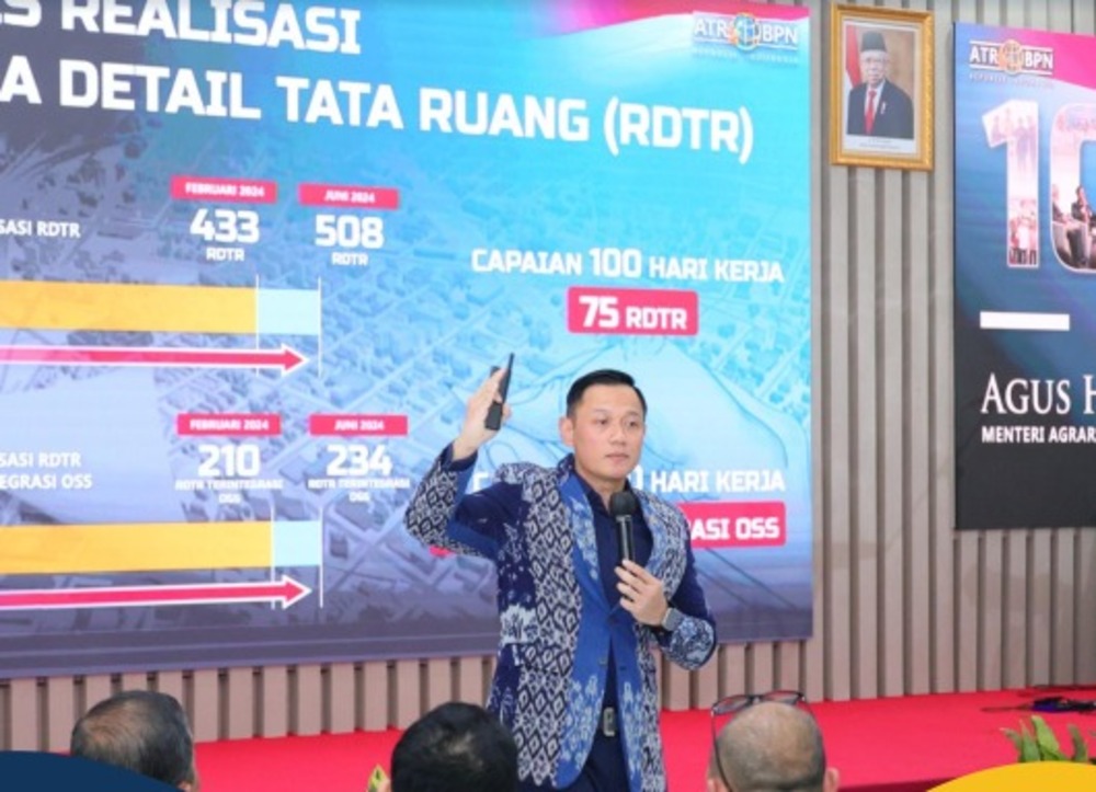 Agus Harimurti Yudhoyono (AHY) dalam Media Gathering dalam Rangka 100 Hari Kerja Menteri AHY  di Kantor Kementerian ATR/BPN, Jakarta, Jumat (07/06/2024).