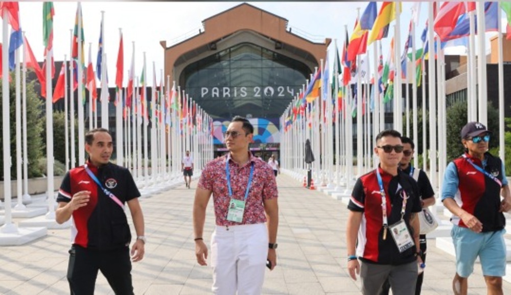 Menteri Agraria dan Tata Ruang/Kepala Badan Pertanahan Nasional (ATR/BPN), Agus Harimurti Yudhoyono (AHY) mengunjungi Perkampungan Atlet Olimpiade Paris 2024 dan Rumah Garuda di Paris