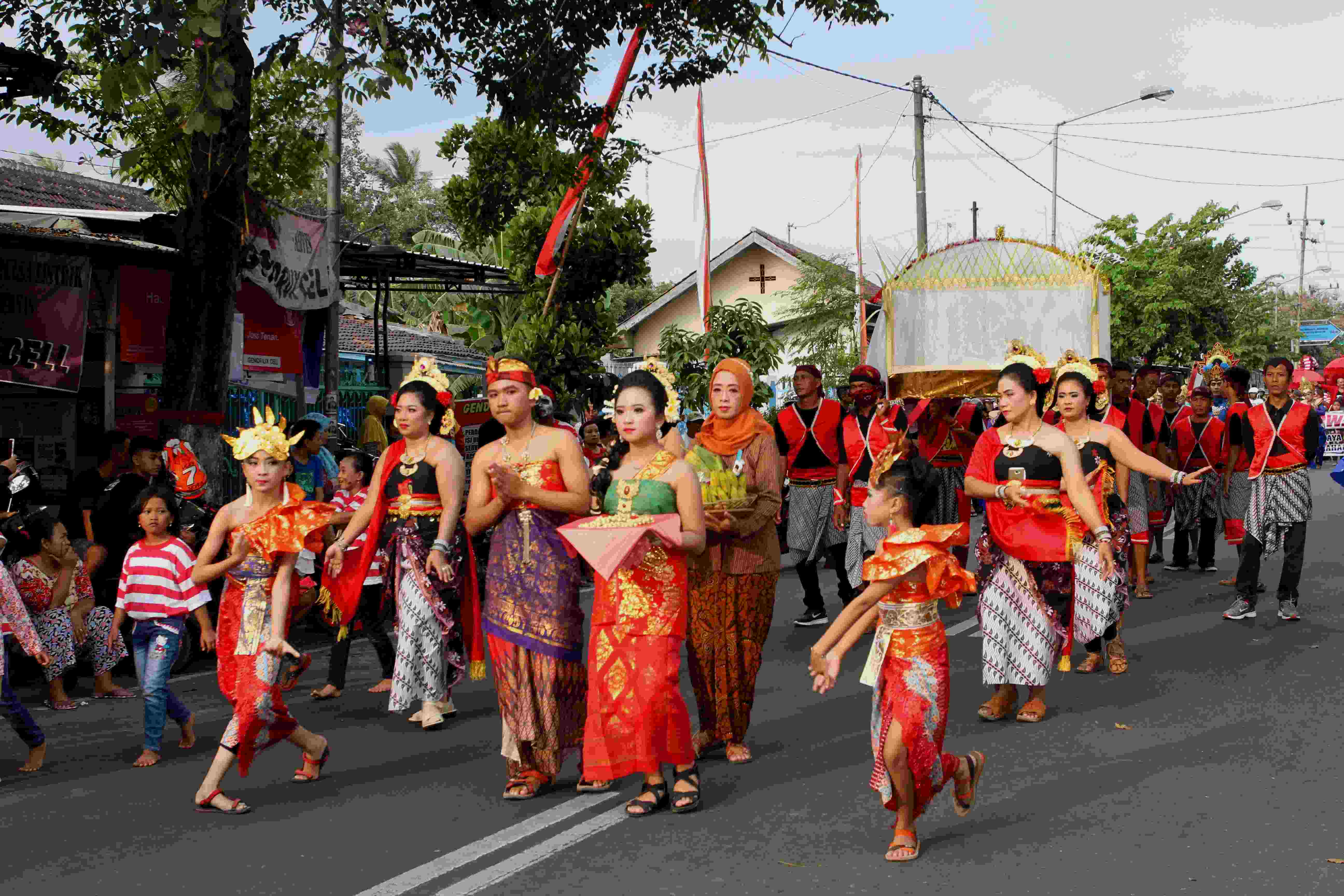 Karnaval bersih desa di Kota Blitar