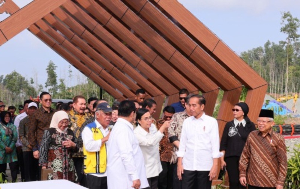 Menteri Agraria dan Tata Ruang/Kepala Badan Pertanahan Nasional (ATR/BPN), Agus Harimurti Yudhoyono (AHY) mengikuti peninjauan Embung MBH dan Sumbu Kebangsaan di Ibu Kota Nusantara (IKN)