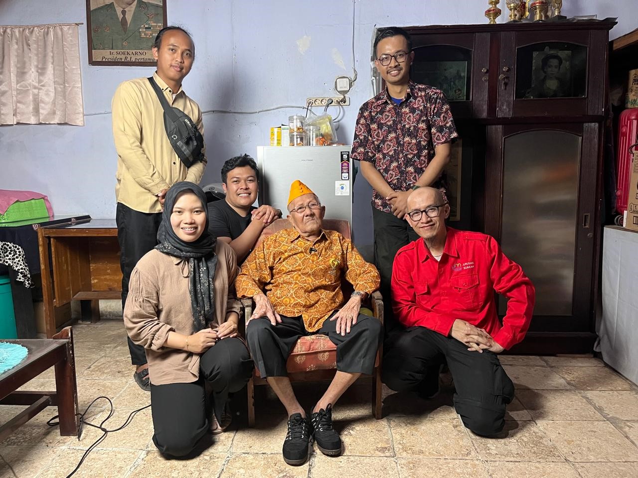 Peneliti UM dan album sejarah berkunjung kerumah veteran pejuang 45