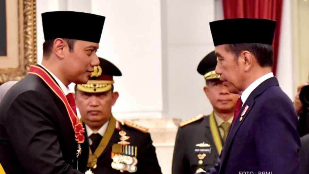 Menteri Agraria dan Tata Ruang/Kepala Badan Pertanahan Nasional (ATR/BPN), Agus Harimurti Yudhoyono (AHY) menerima tanda penghormatan Bintang Mahaputera Nararya dari Presiden Republik Indonesia (RI)
