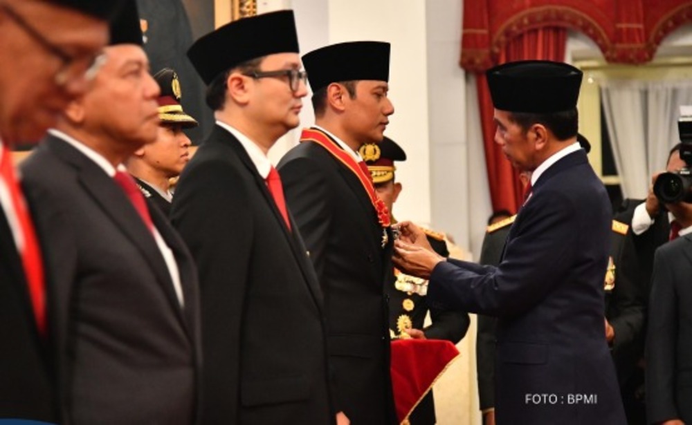 Menteri Agraria dan Tata Ruang/Kepala Badan Pertanahan Nasional (ATR/BPN), Agus Harimurti Yudhoyono (AHY) dianugerahi Bintang Mahaputera Nararya oleh Presiden Republik Indonesia (RI), Joko Widodo