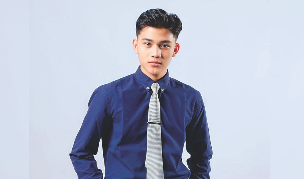 UNJUK GIGI : Dalvin Gildas Gunawan saat sesi foto.
