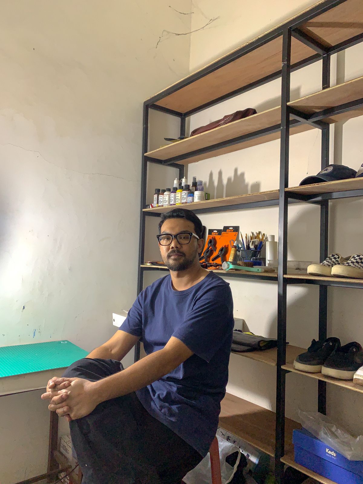 FOKUS: Satriya Novri memberikan treatment terbaik untuk para customer.