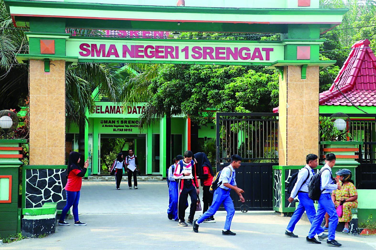 GENERASI PENERUS: Siswa SMAN 1 Srengat telah melakukan perekaman e-KTP oleh dispendukcapil beberapa waktu lalu.