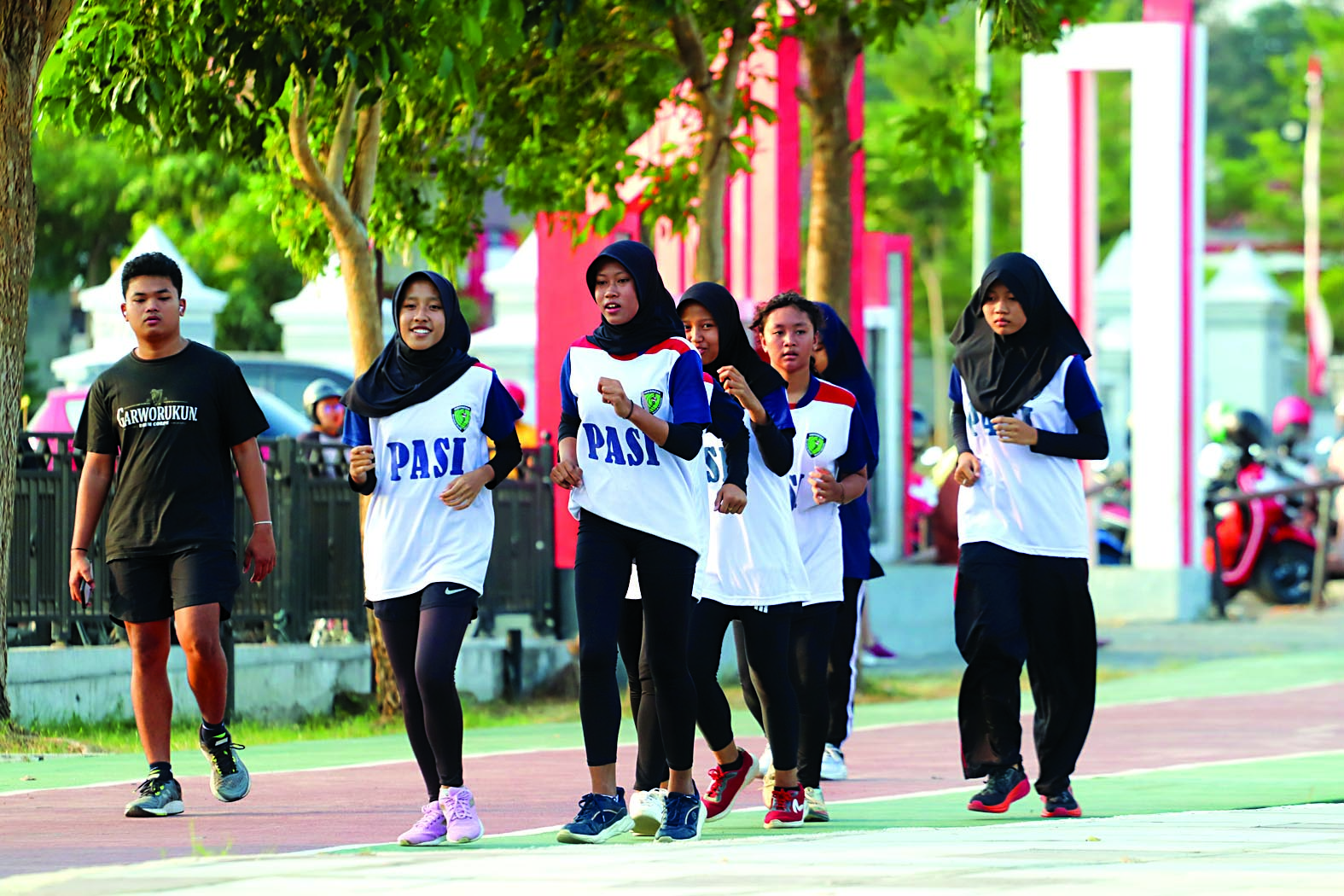 TEKAN ANEMIA: Sejumlah remaja putri berolahragi di Sport Center beberapa waktu lalu.