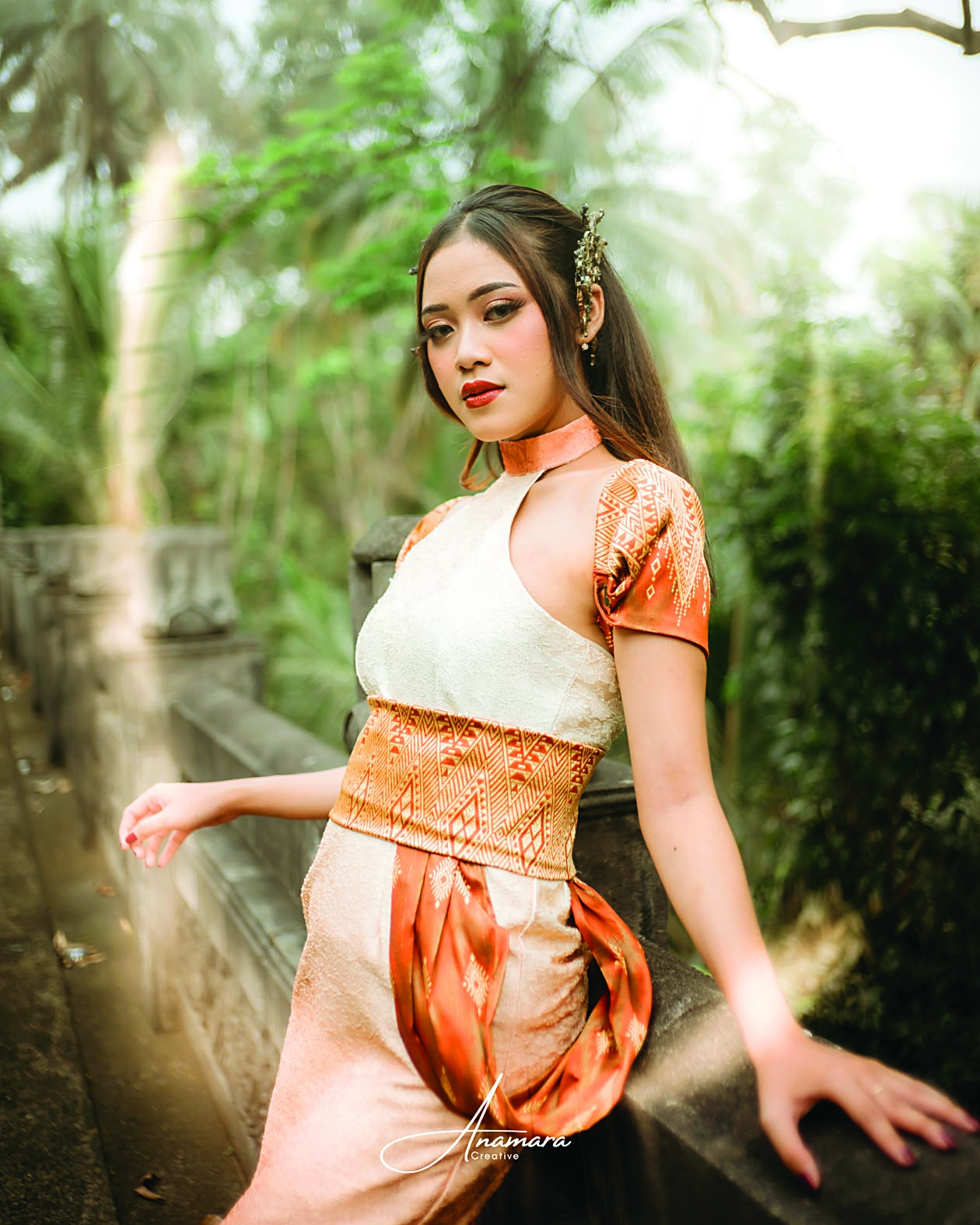 UNJUK DIRI: Laila Ivone Bella Prabawati sedang unjuk diri saat sesi pemotretan model.