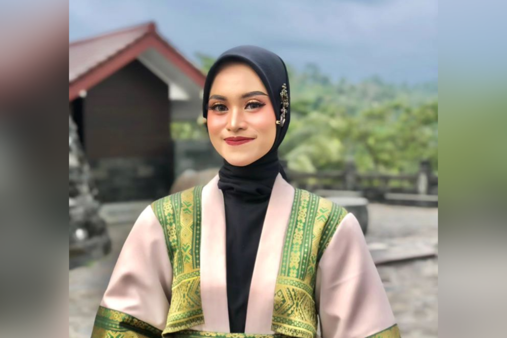 ANGGUN: Sekarang Adella lebih percaya diri dan berpikir positif.