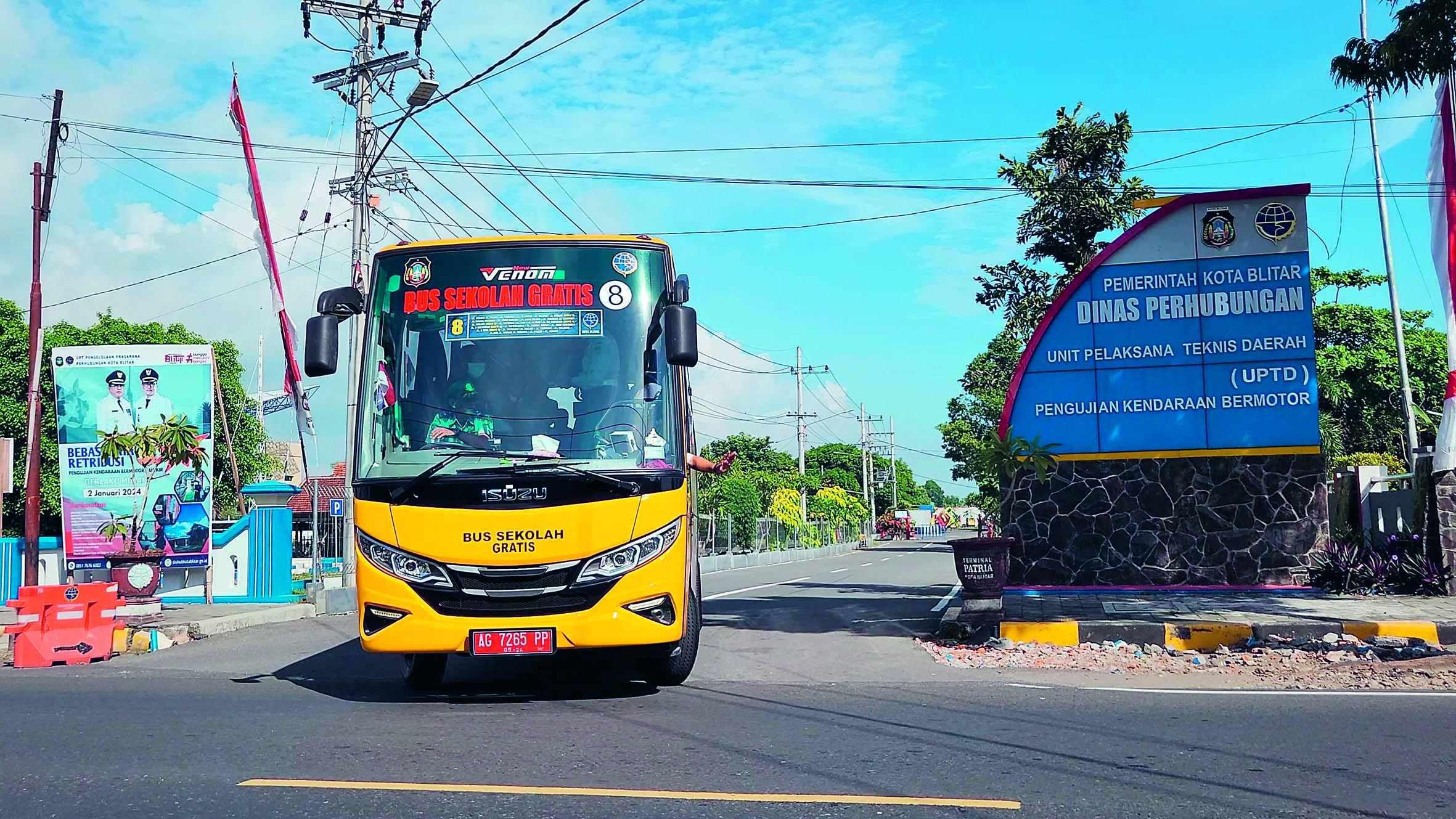 CEGAH LAKA: Bus sekolah disiapkan dishub untuk mengakomodasi antar-jemput para pelajar di Kota Blitar.