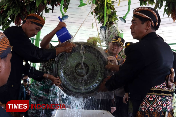 Tradisi Jamasan Gong Kyai Pradah rutin digelar tiap tahun