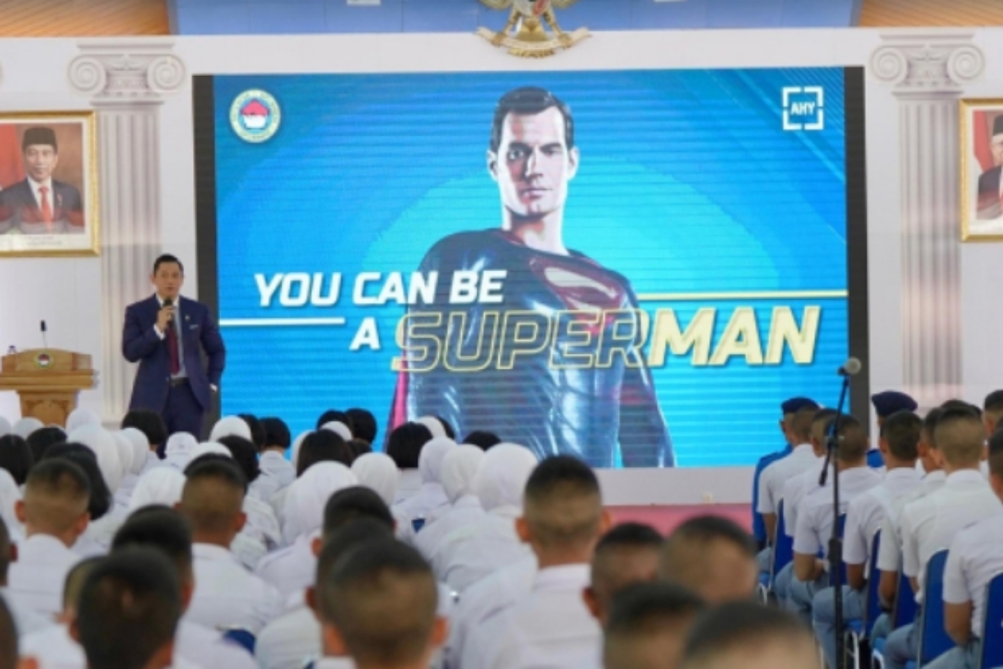 Menteri AHY memberikan ceramah kepada 1.099 siswa/siswi SMA Taruna Nusantara di Kabupaten Magelang, Provinsi Jawa Tengah, Senin (02/09/2024).