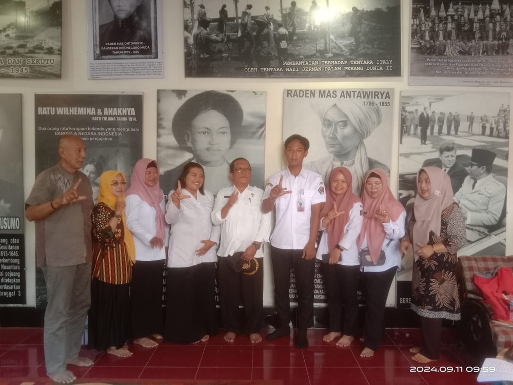 KOLABORASI: Perpustakaan Nasional Indonesia gandeng Disperpusip Kabupaten Blitar mengadakan monev di Perpustakaan Kartini.