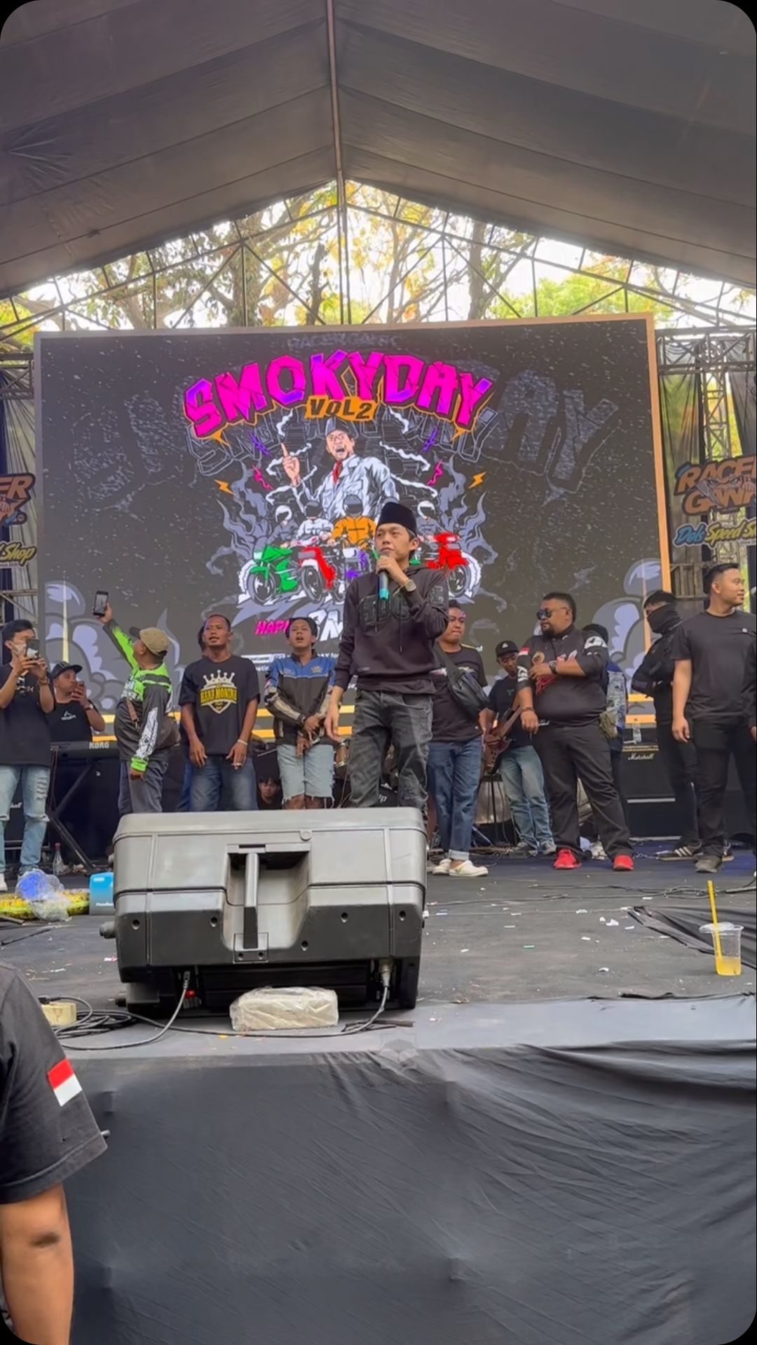 Gus Iqdam menghadiri acara SMOKYDAY VOL 2 di Blitar pada Minggu (22/9/2024)