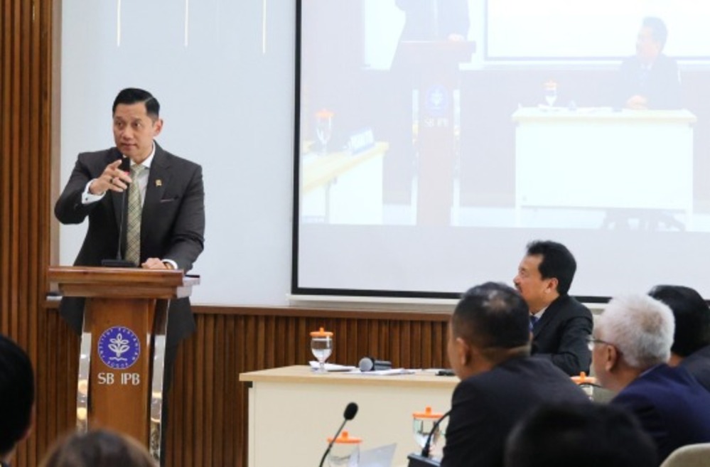 Menteri AHY menghadiri Ujian Terbuka Doktor Direktur Jenderal Pengendalian dan Penertiban Tanah dan Ruang (PPTR), Jonahar pada Senin (30/09/2024).