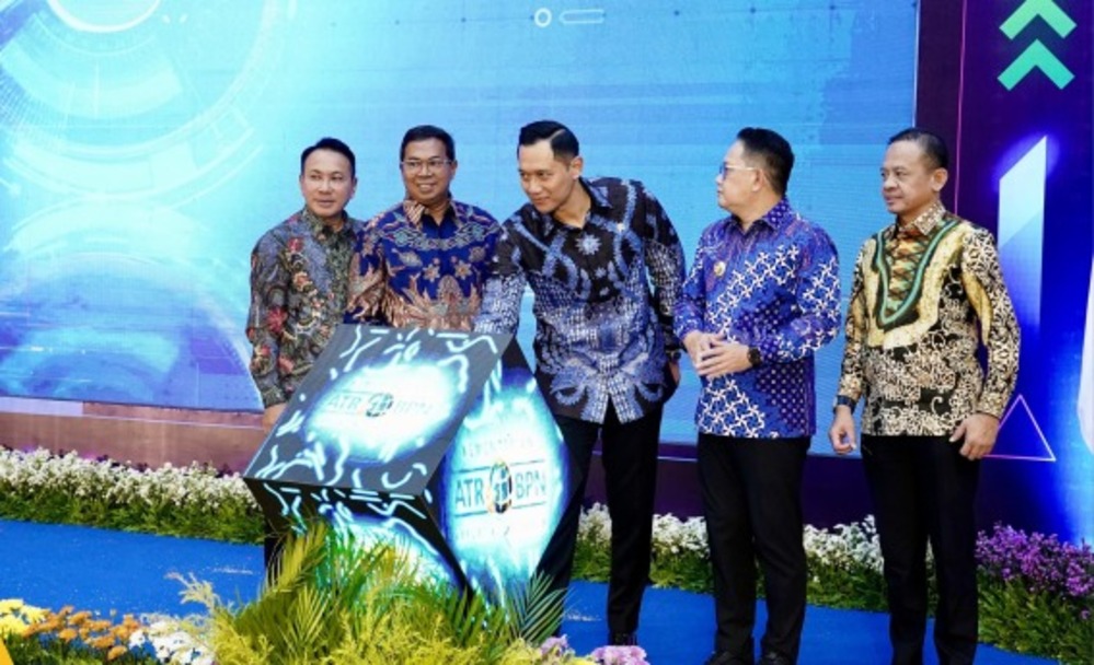 Menteri Agraria dan Tata Ruang/Kepala Badan Pertanahan Nasional (ATR/BPN), Agus Harimurti Yudhoyono (AHY) melangsungkan Deklarasi 46 Kabupaten/Kota Lengkap yang terdapat di 23 Provinsi