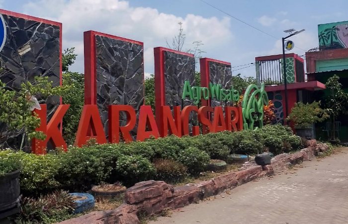 ALTERNATIF LIBURAN: Agrowisata petik Belimbing Karangsari, di Kota Blitar, menjadi pilihan untuk wisata edukasi.