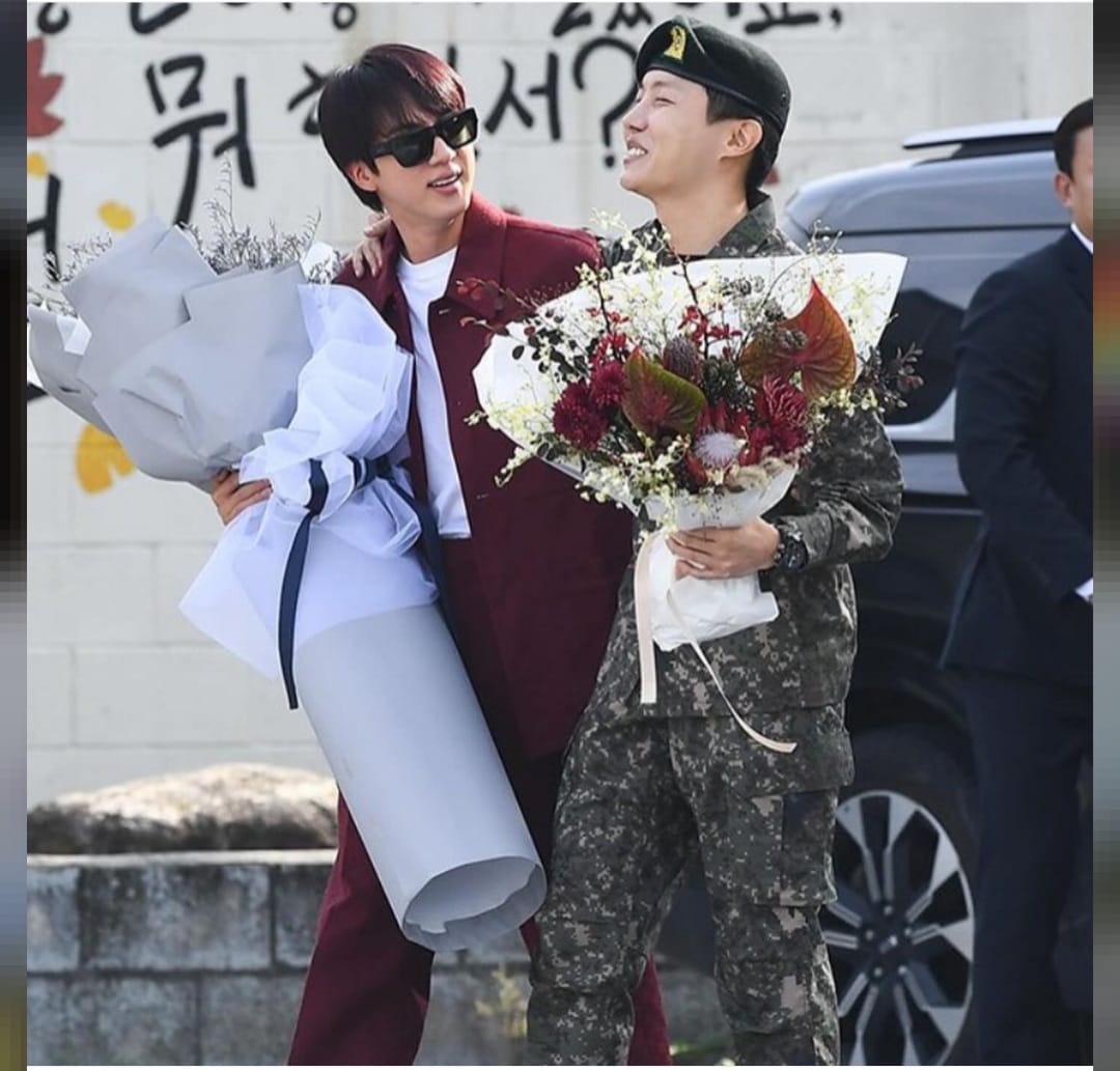 Foto pertemuan Jin dan Jhope setelah wamil