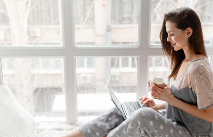 5 Cara mudah menghasilkan uang tambahan dari rumah (INTERNET)