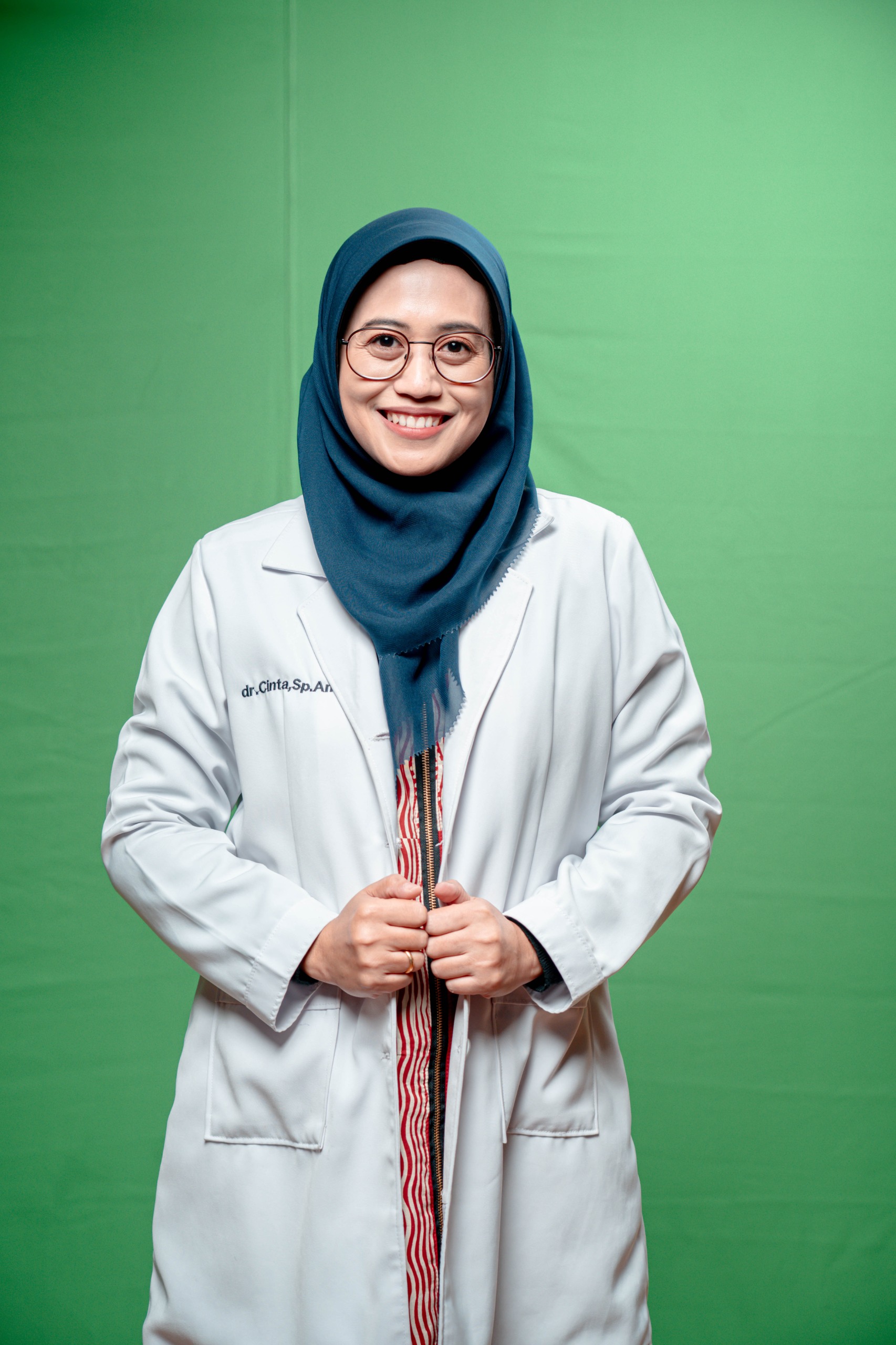 TULUS: Dr. Cinta Ayu Abutari satu-satunya dokter spesialis andrologi di Blitar.
