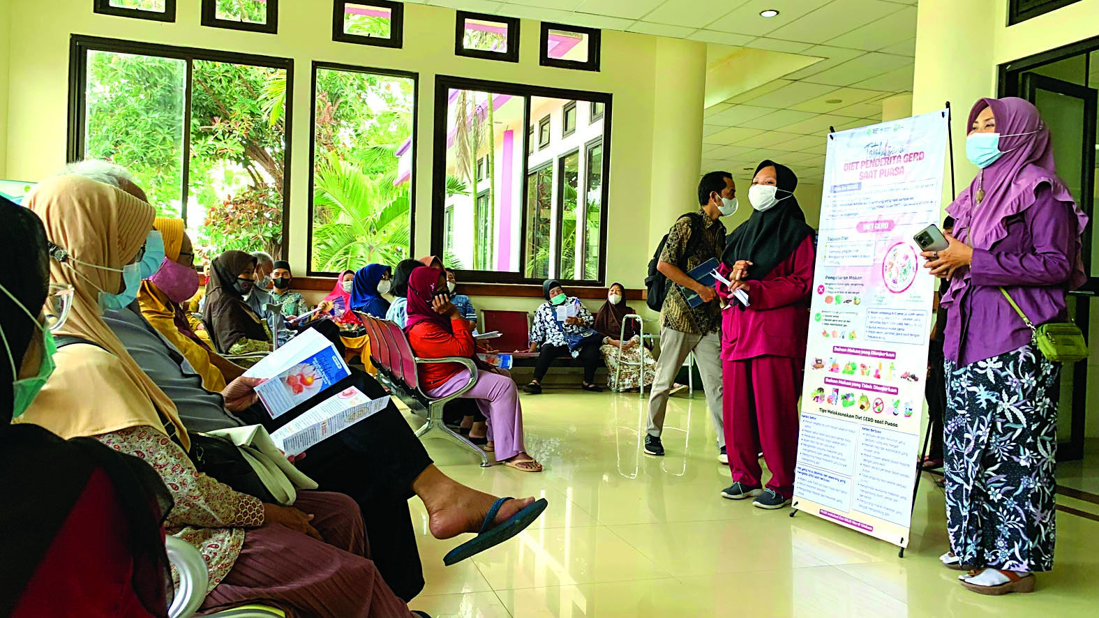 EDUKATIF: Di era keterbukaan informasi para nakes harus bisa menguasai komunikasi.