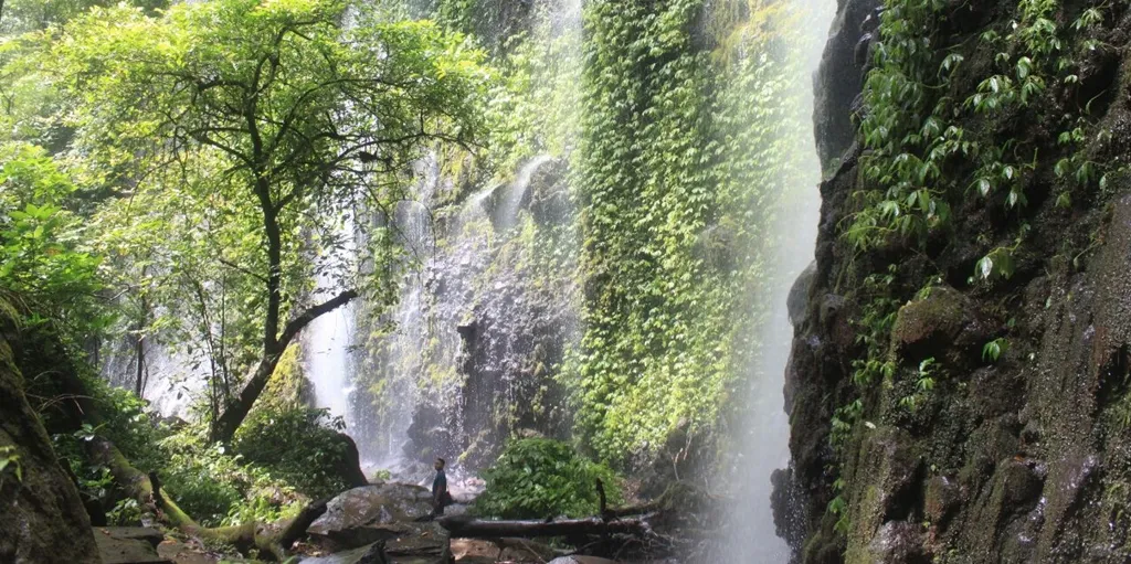 Menikmati keindahan Air Terjun Lawean, salah satu surga tersembunyi di Blitar
