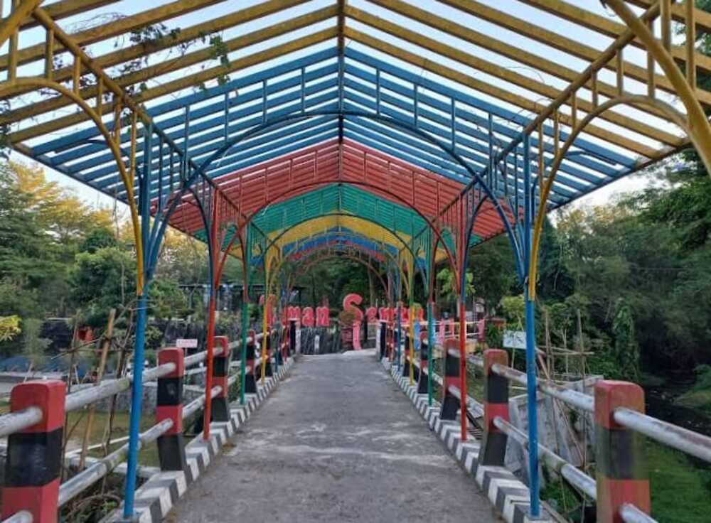Taman sentul Blitar tampak depan