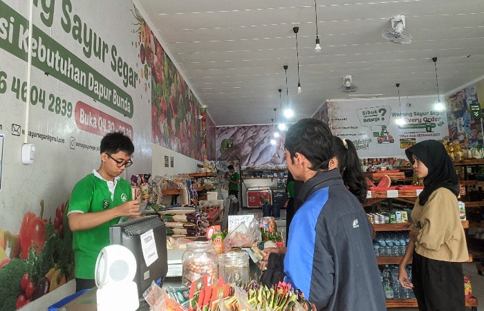 RAMAH: Layanan Warung Sayur Segar di Kelurahan/Kecamatan Sananwetan, yang menyedia aneka sayur segar.