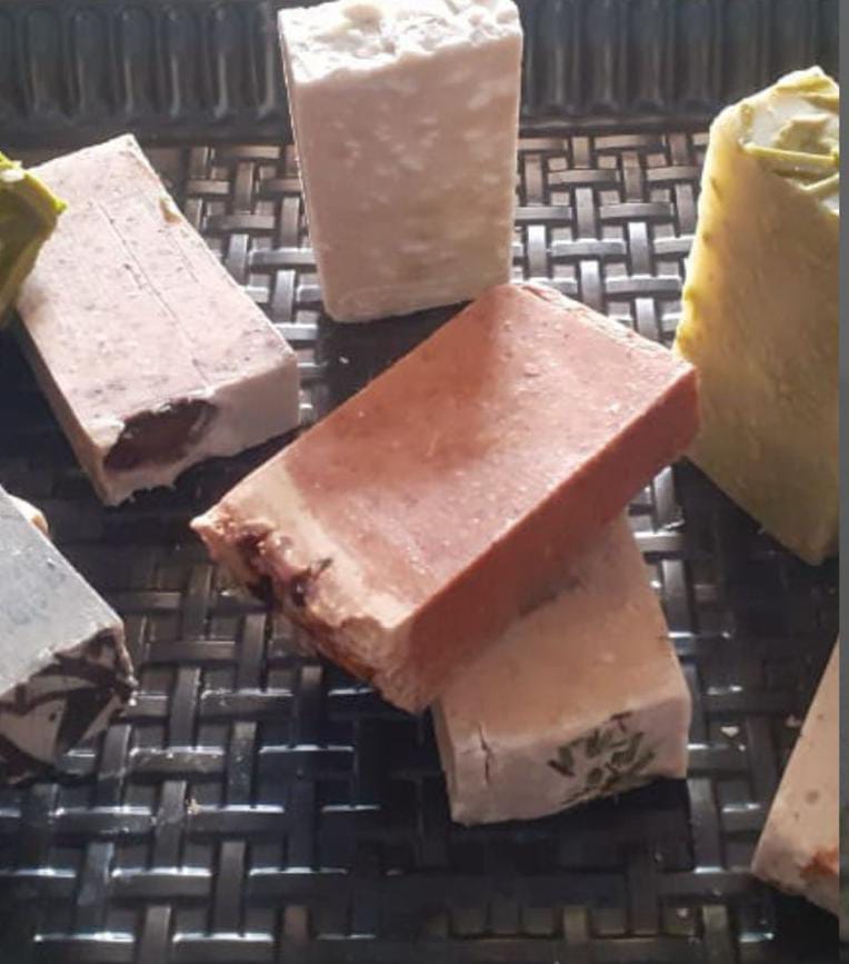 RAMAH LINGKUNGAN: Sabun natural Nimas Ayu, yang dikemas cukup menarik.
