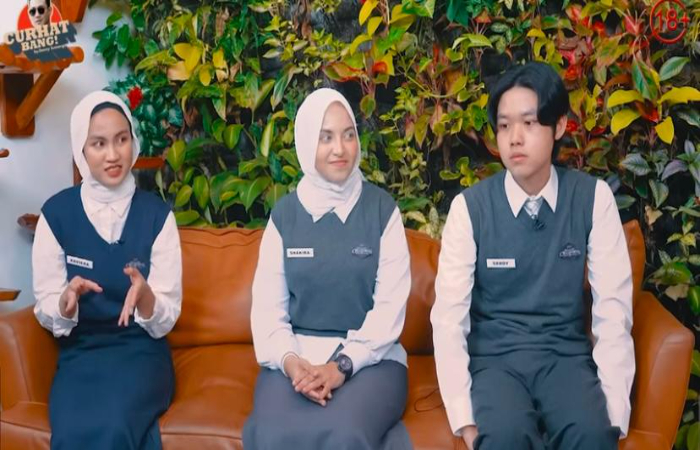 Perbincangan Xaviera Putri,Shakira, Sandy Saat  Podcast di Channel Youtube Curhat Bang Denny Sumargo