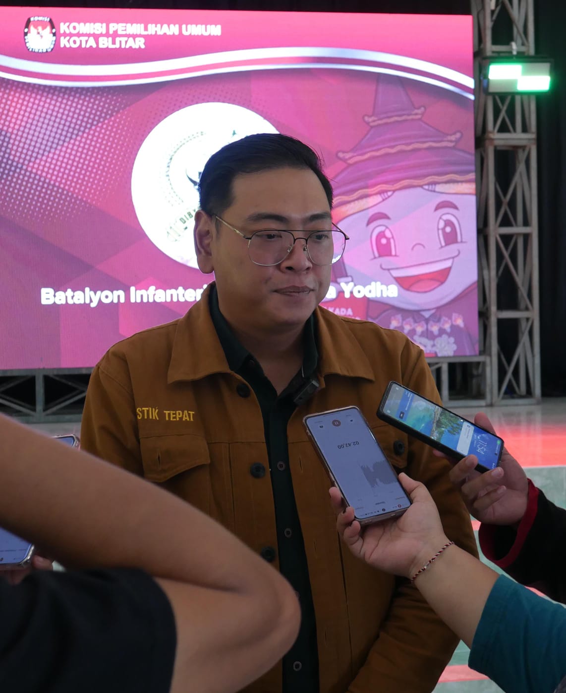 Ketua KPU Kota Blitar, Rangga Bisma Aditya saat ditemui awak media beberapa waktu lalu.