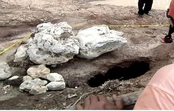 Blitar, sebuah kota yang dikenal dengan kekayaan sejarah dan budaya, baru-baru ini digemparkan dengan munculnya sebuah sinkhole besar di Sungai Blitar.