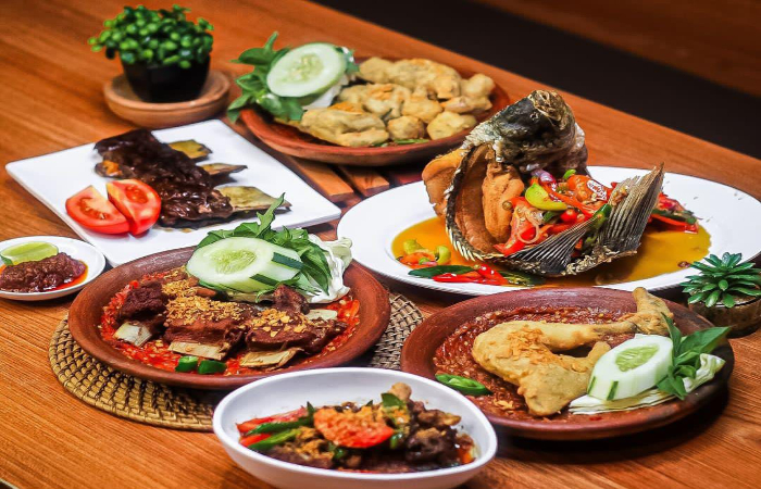 Bagi para pecinta kuliner, Blitar kini memiliki tempat yang wajib dikunjungi bagi penggemar iga sapi