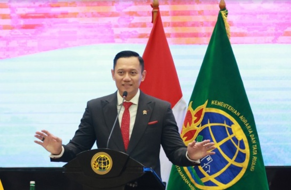 Agus Harimurti Yudhoyono (AHY) membuka Rapat Koordinasi (Rakor) Penyelesaian Tindak Pidana Pertanahan Tahun 2024 yang ditandai dengan pemukulan gong pada Kamis (14/11/2024)