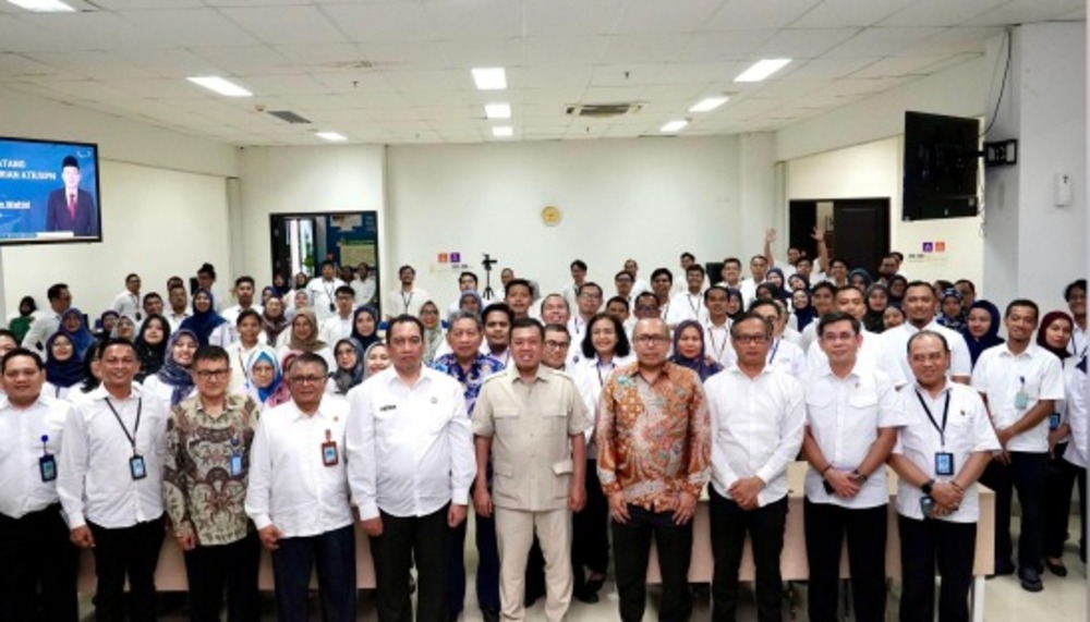 Menteri Agraria dan Tata Ruang/Kepala Badan Pertanahan Nasional (ATR/BPN), Nusron Wahid mengunjungi Kantor Kementerian ATR/BPN di Cikeas, Kabupaten Bogor pada Selasa (19/11/2024).